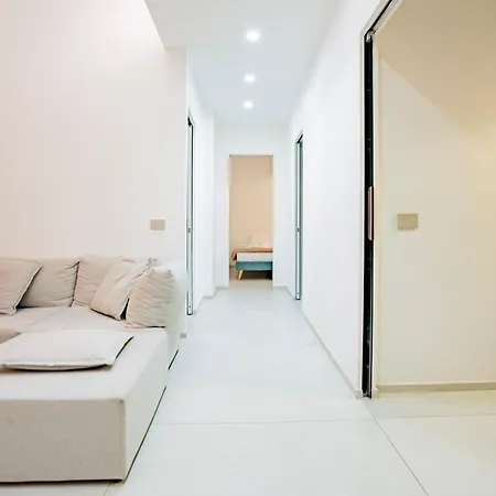 Zen Seaside Apartment